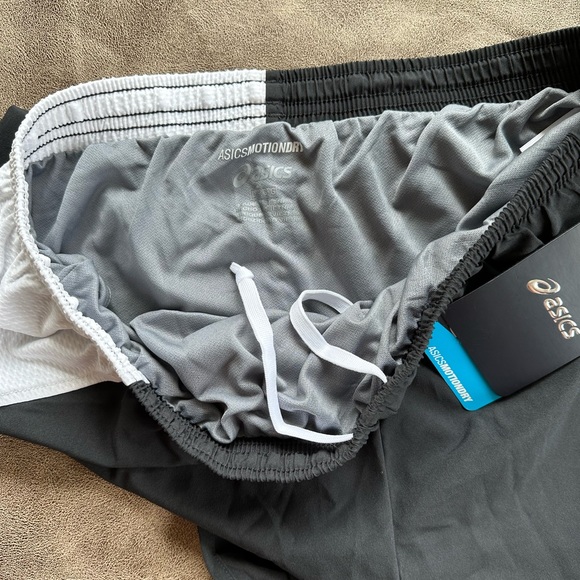 Asics split running shorts size large black and white BNWT - Picture 4 of 7